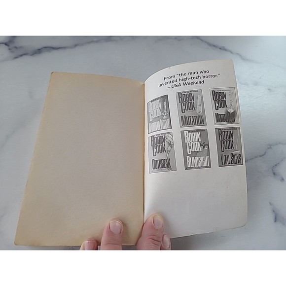 Toxin by Robin Cook (1999, Mass Market, Reprint) - Picture 8 of 10